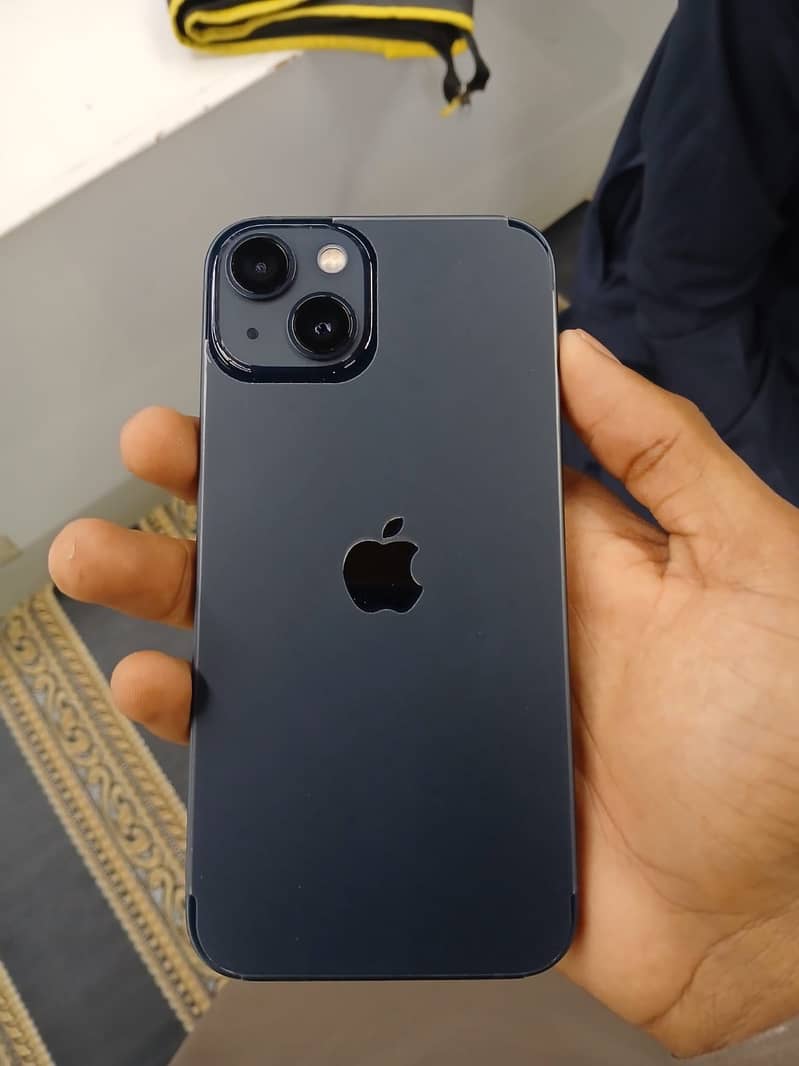 Apple iPhone 13 0