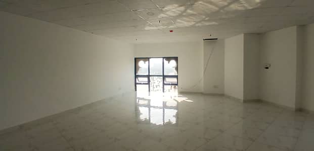 Premier Destination Gulberg Office 890 SQ Available For Rent!