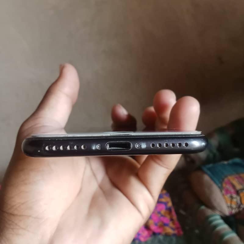 Apple iPhone 7 2