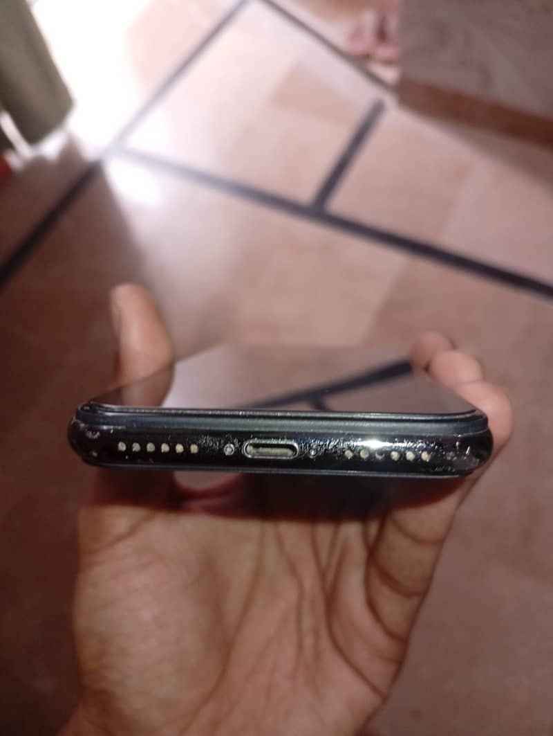 Apple iPhone X 3
