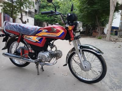 Honda 70 25 model lush condition urgent for sale 03247678712