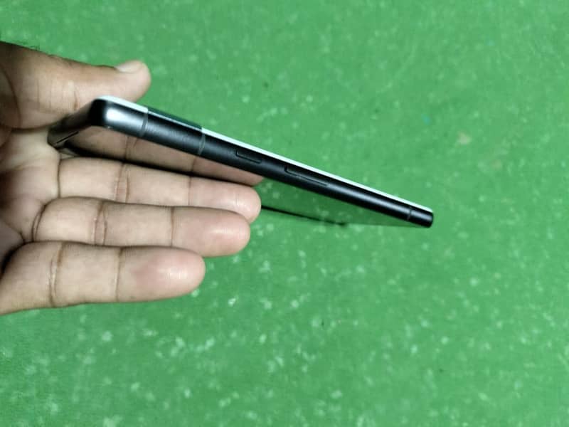 Google Pixel 7a 9/10 good condition 6