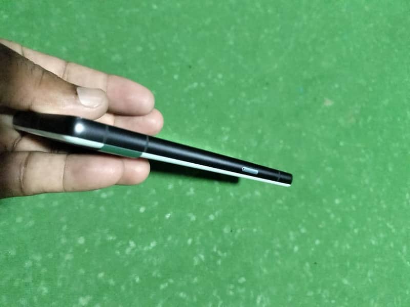 Google Pixel 7a 9/10 good condition 9