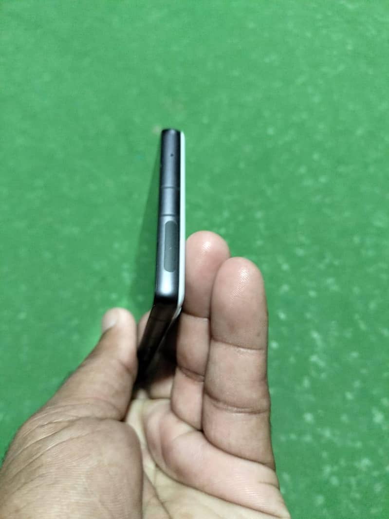 Google Pixel 7a 9/10 good condition 10