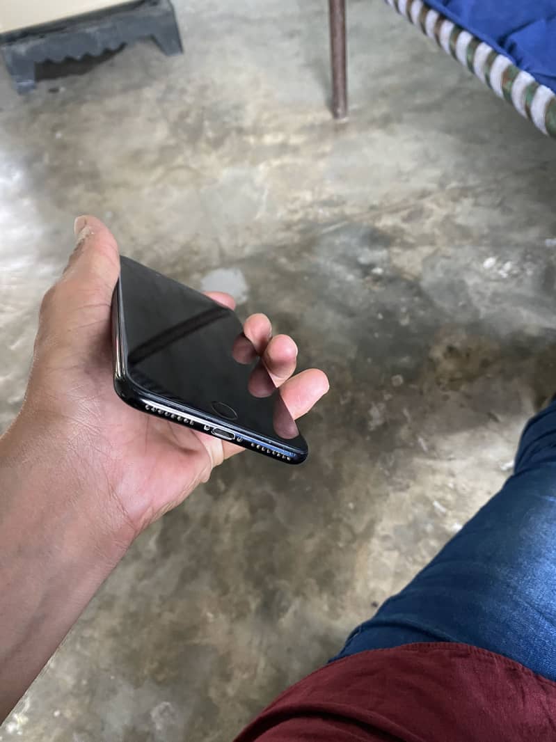 Apple iPhone 7 Plus 3