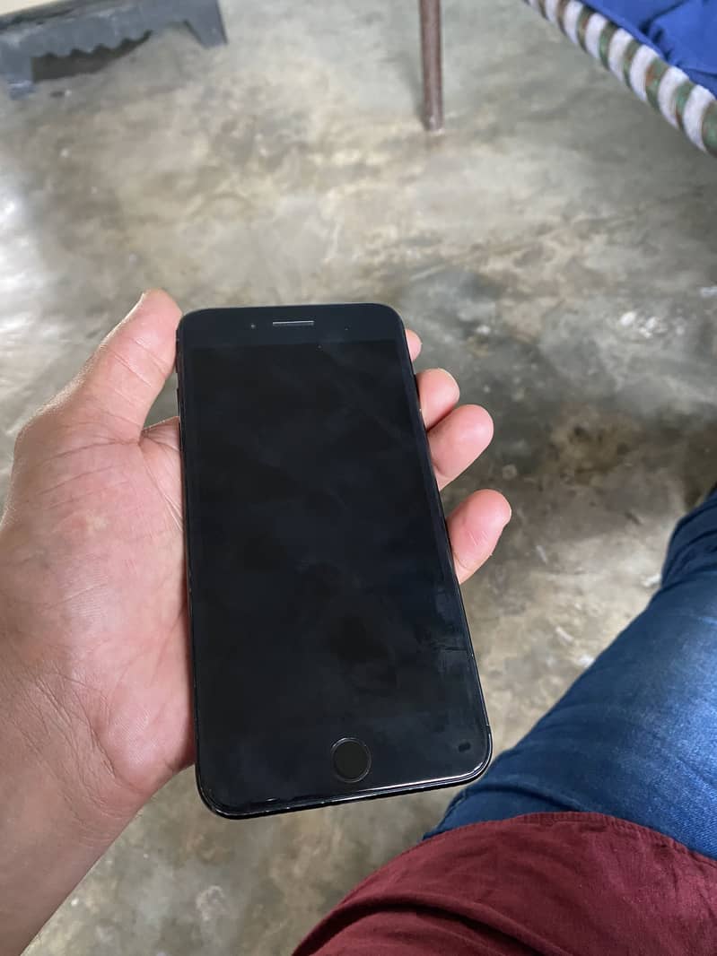 Apple iPhone 7 Plus 4
