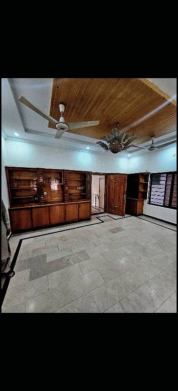 40x80 14 Marla Upper Portion Prime Location for rent in G-13