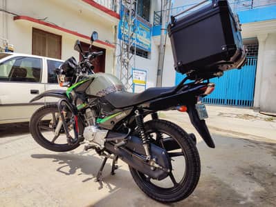 Yamaha YBR 125G 2025 | Matt Gray