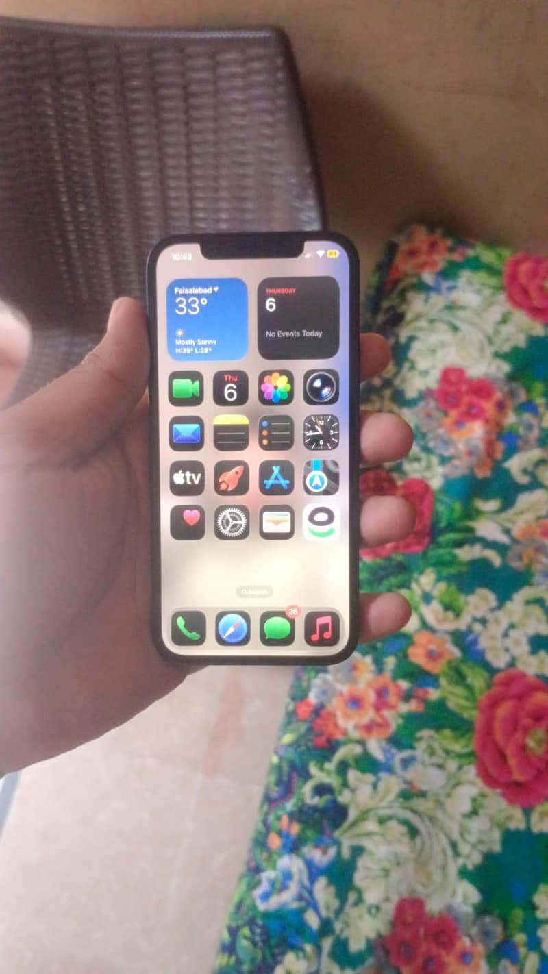 Apple iPhone 12 3