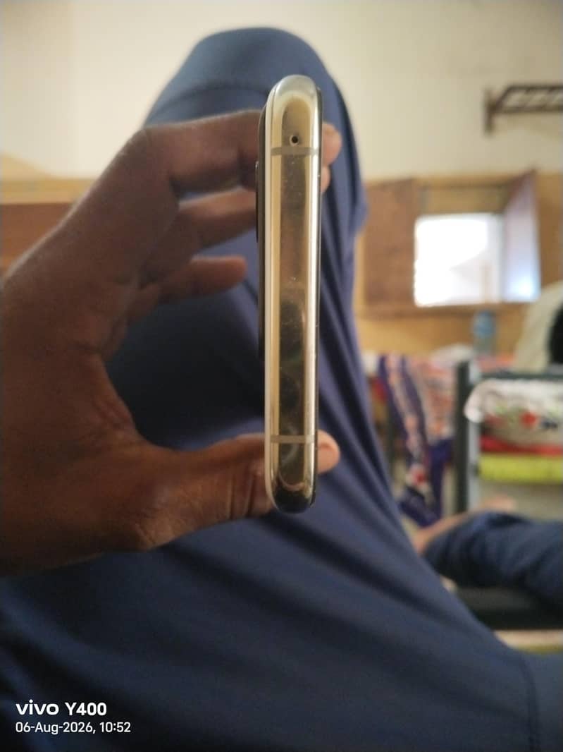 One Plus 10 Pro 4