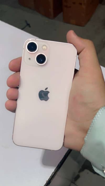 Apple iPhone 13