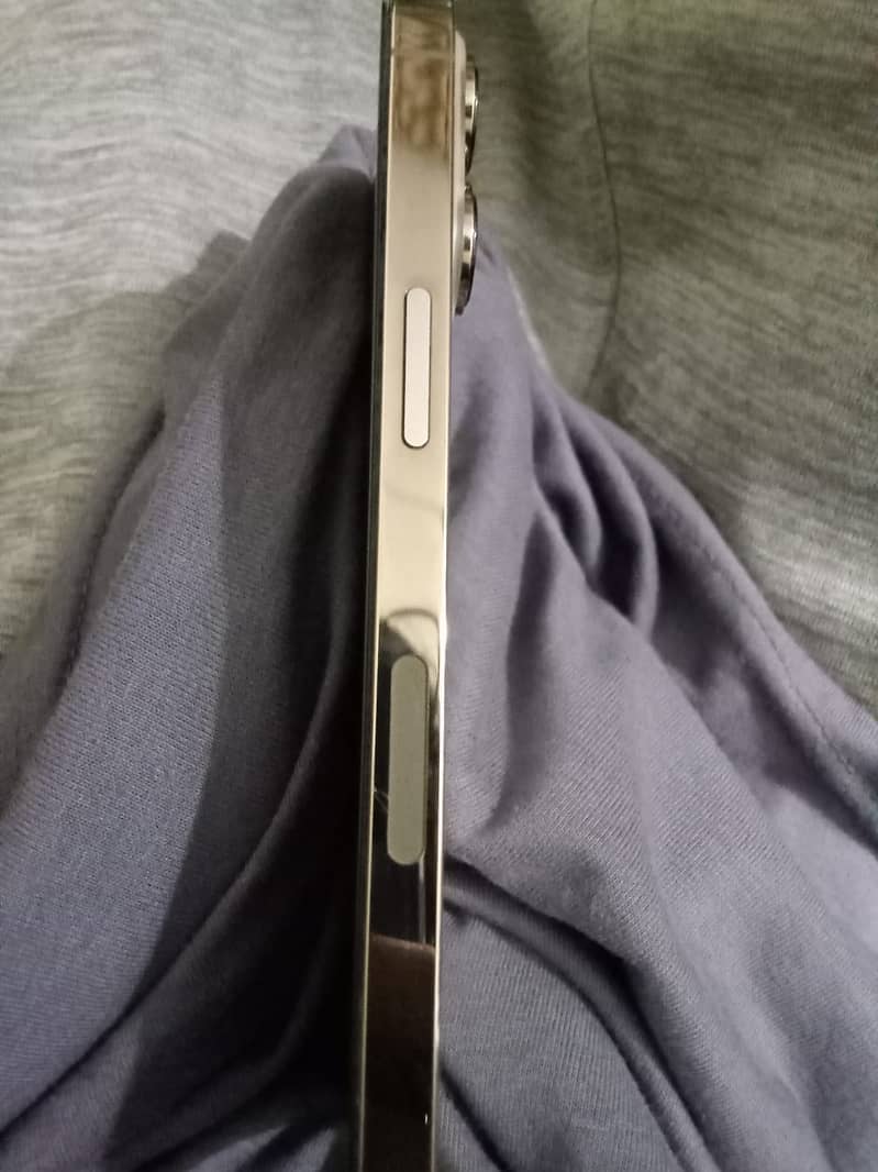 Apple iPhone 13 Pro 6