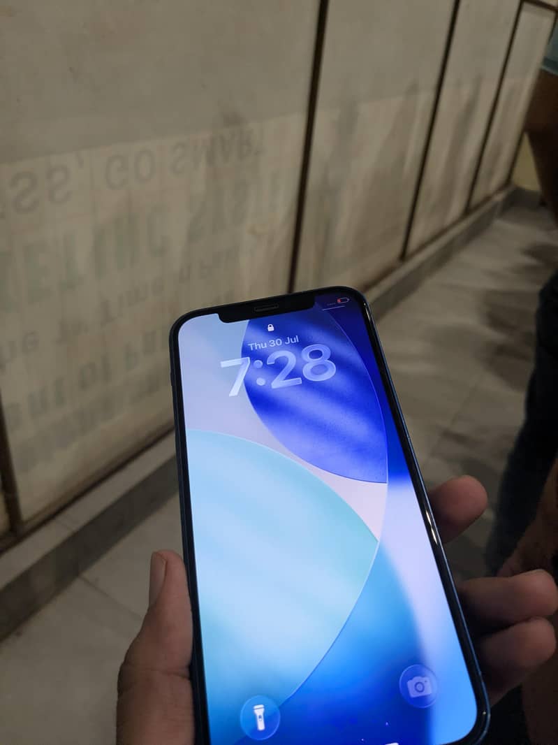 Apple iPhone 12 2