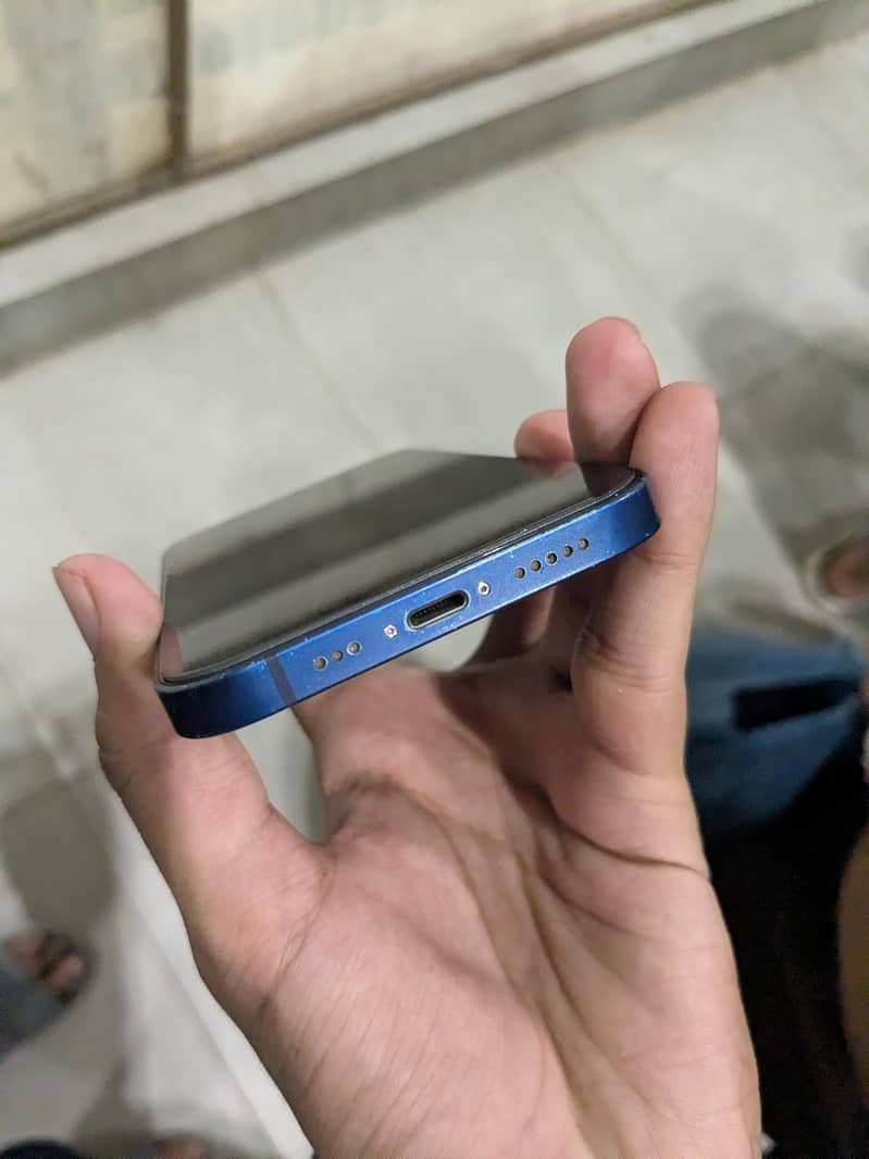 Apple iPhone 12 3