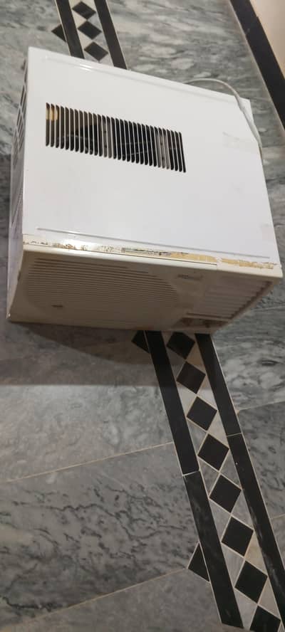 dubie window ac