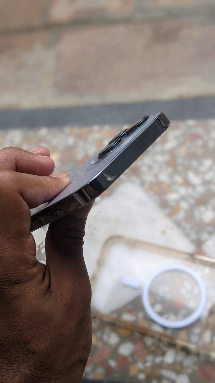 Apple iPhone 13 Pro 2