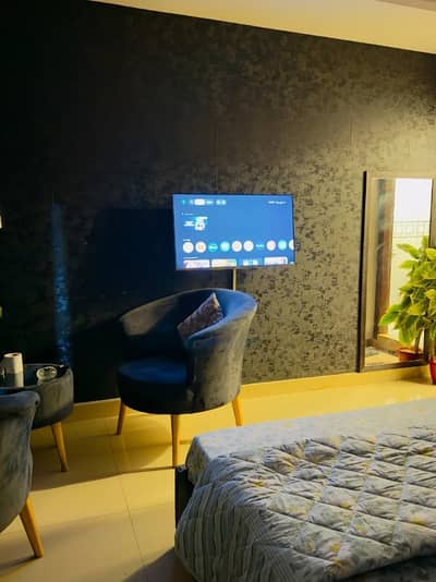 Per day/ Daily and weekly basis, Studio fully furnished apartments available for rent Gulberg Greens Islamabad
