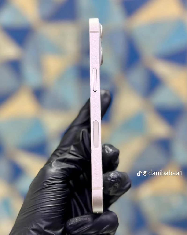Apple iPhone 13 3