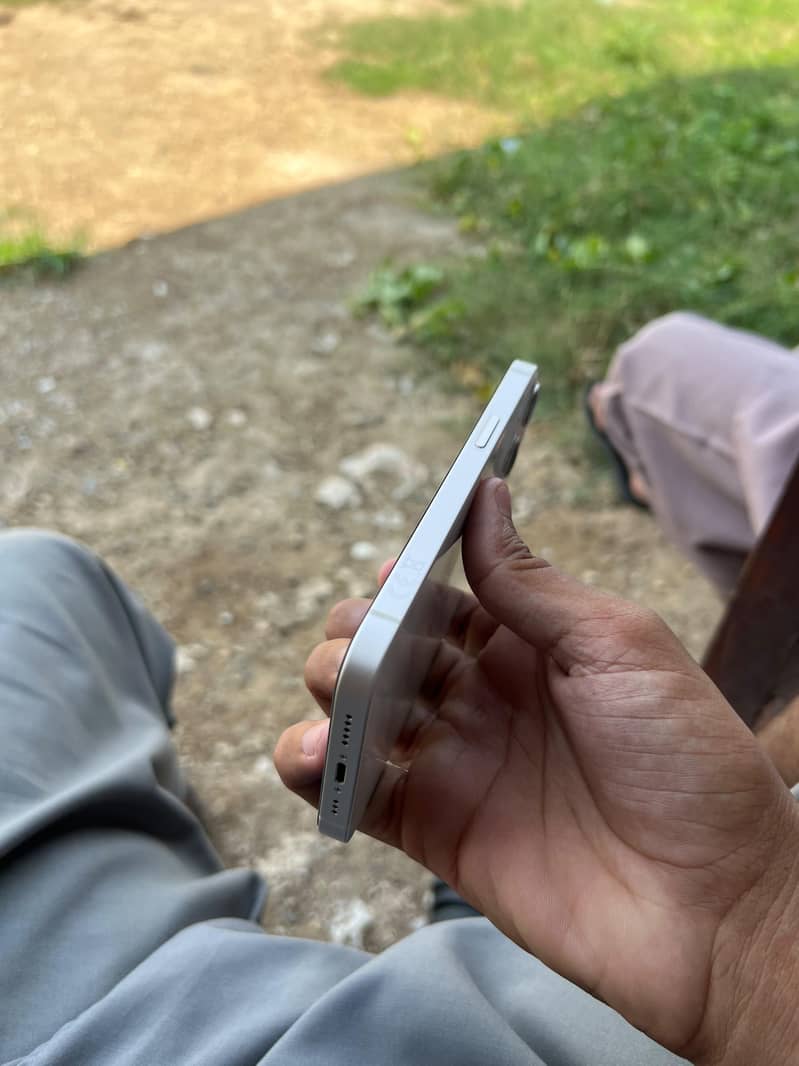 Apple iPhone 13 3