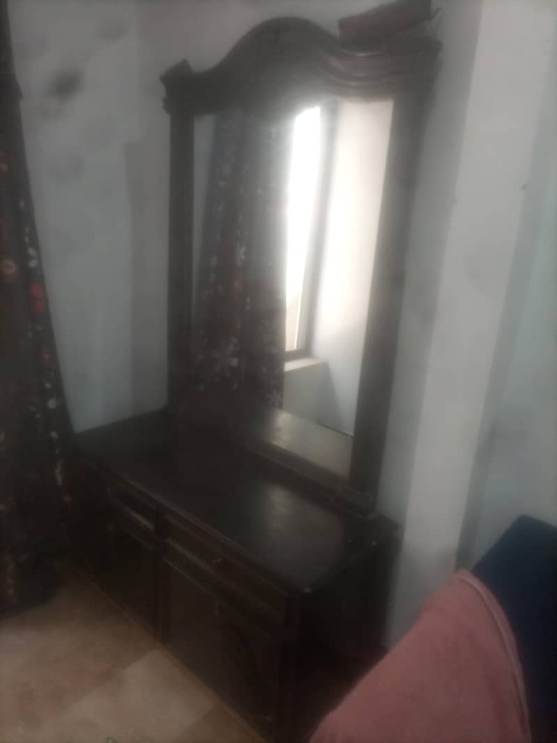 dressing table 4
