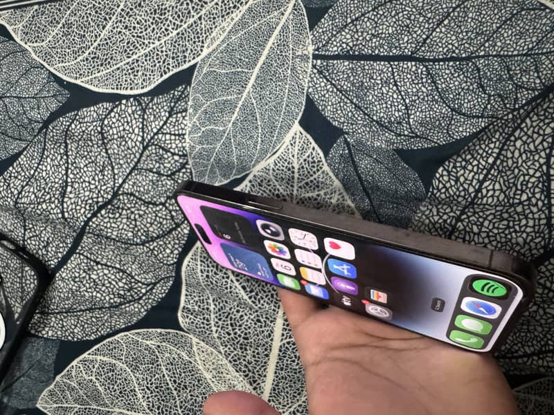 Apple iPhone 14 Pro Max 4
