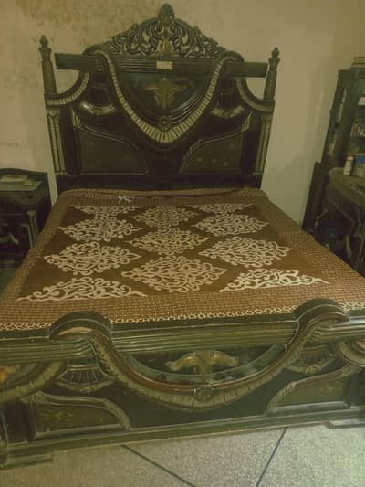 bed without mattress