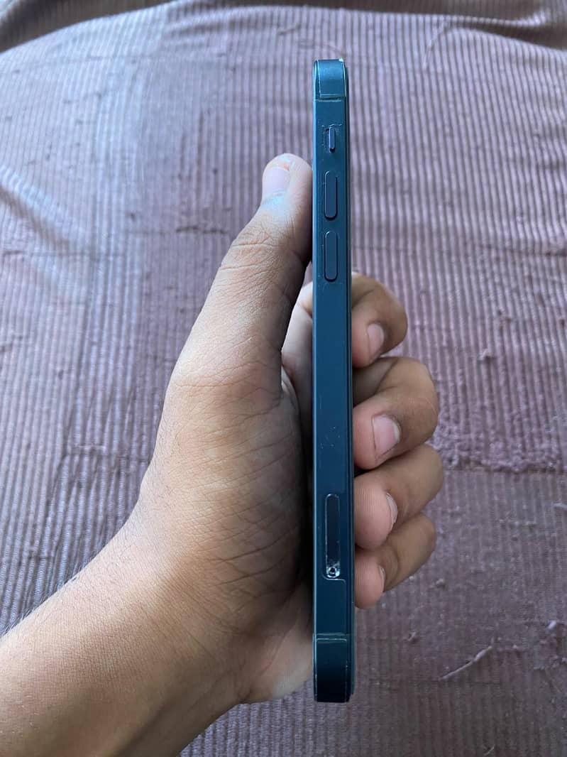 Apple iPhone 12 5