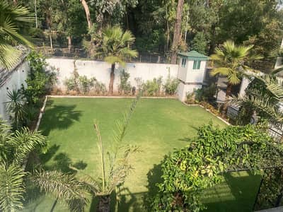 G 6 FULL HOUSE DOUBLE STOREY SEMI FURNSHED AVIALABLE FOR RENT