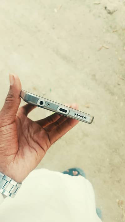 Itel City 100