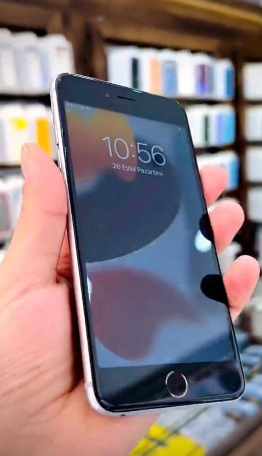 Apple iPhone 6S Plus 2