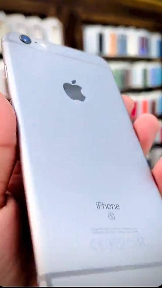 Apple iPhone 6S Plus 3