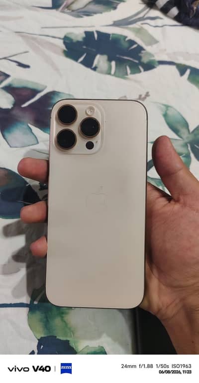 iPhone 16 Pro Max jv
