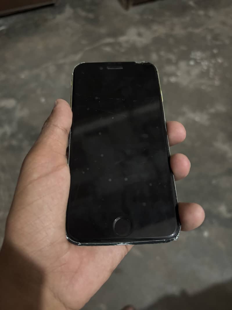 iPhone SE 2022 0