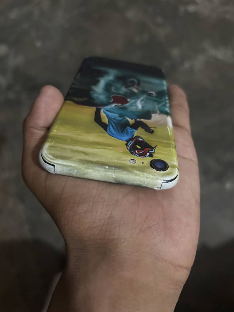iPhone SE 2022 2