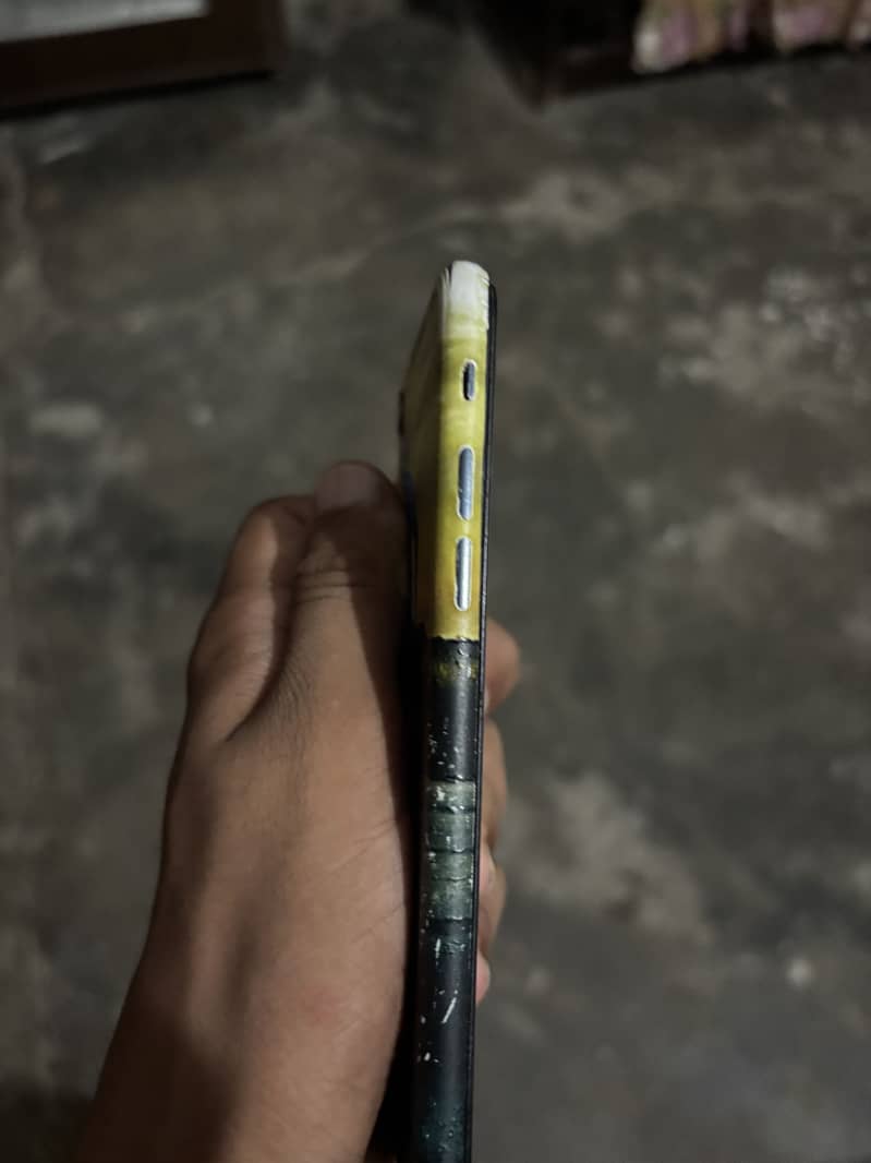 iPhone SE 2022 3
