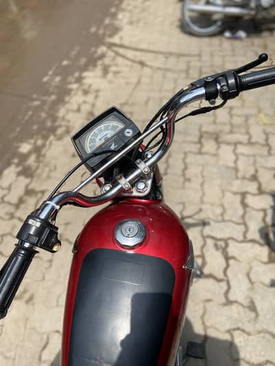 Honda CD 70 2024
