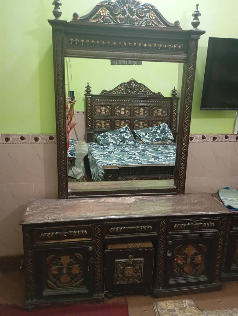 Dressing table for sell 1