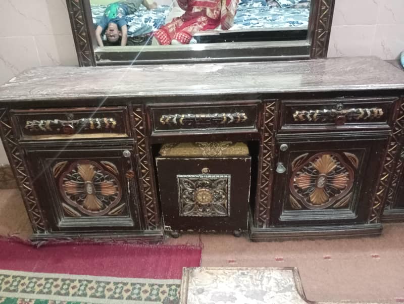 Dressing table for sell 2