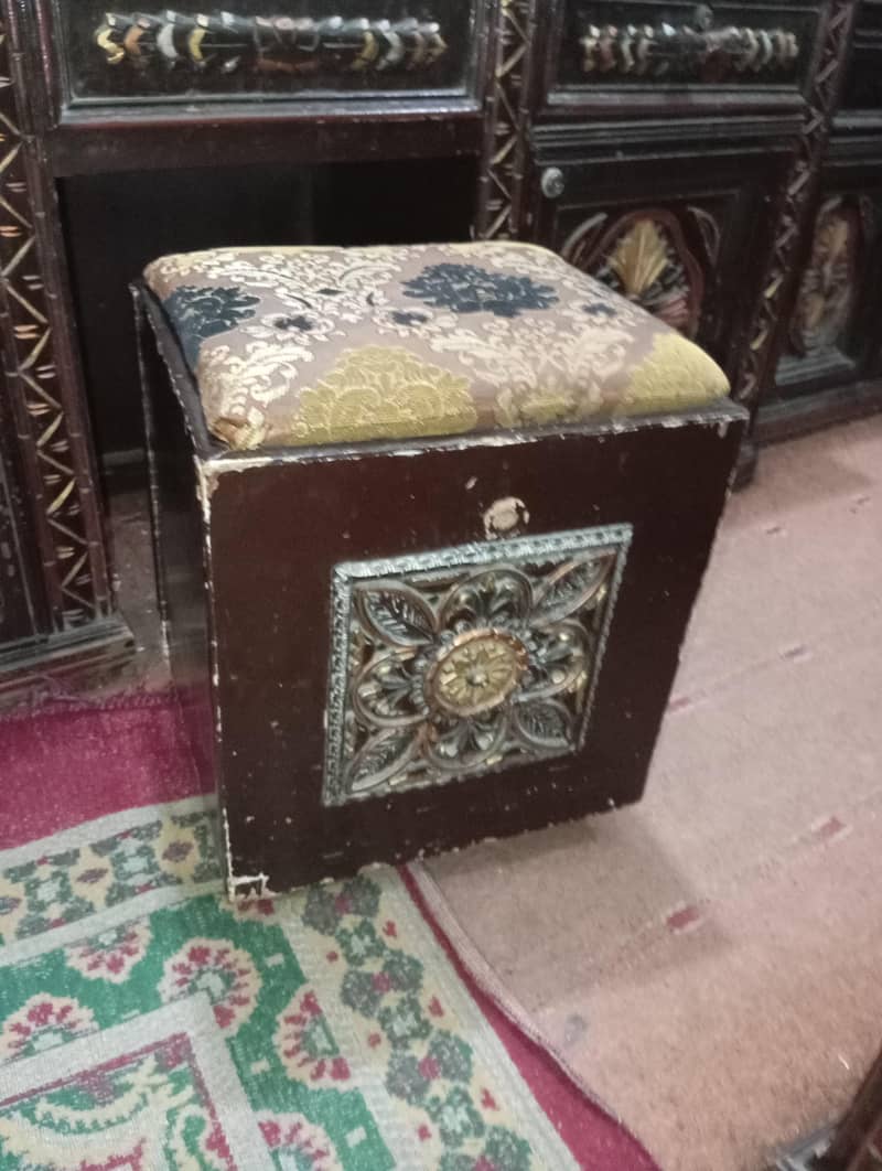 Dressing table for sell 3