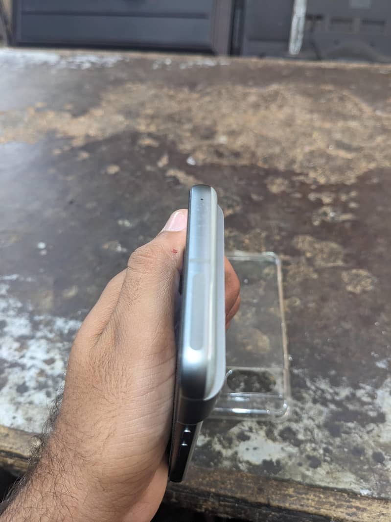 Google Pixel 8 2