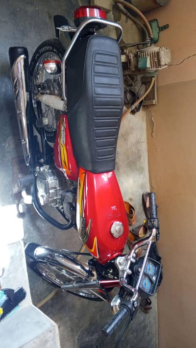 united 125
