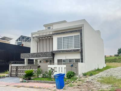 10 MRLA OWNER BUILT HOUSE WITH SOLAR GAS AND 6 MRLA XTRA LAND FOR SALE