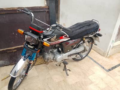 Honda CD 70 2024