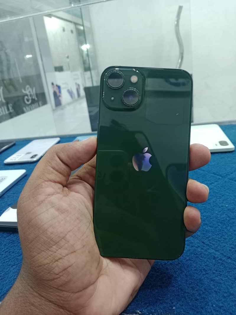 Apple iPhone 13 0