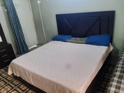 ​Excellent Condition Wooden Bed