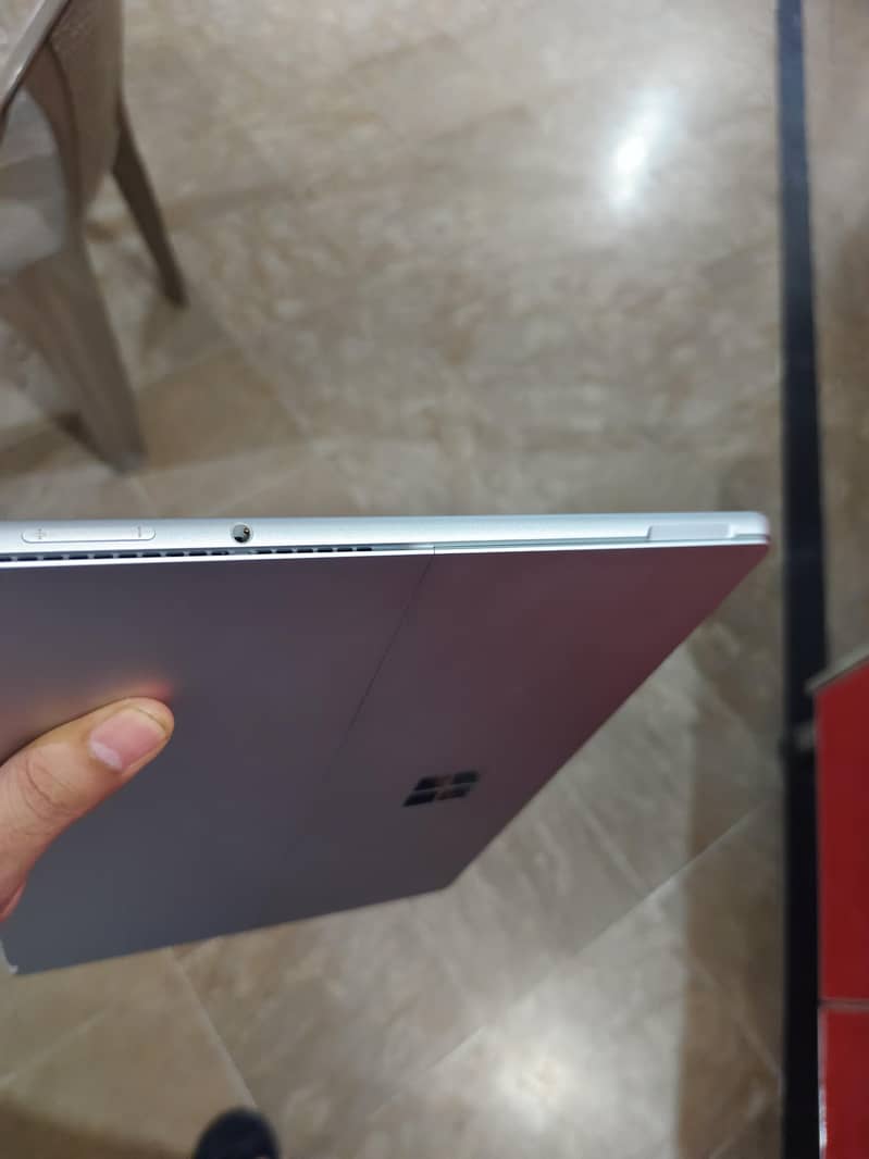 Microsoft surface pro 8 laptop 7