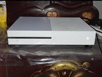Xbox One S 1TB | Magcubic Projector | 2 Controllers | 14 Games