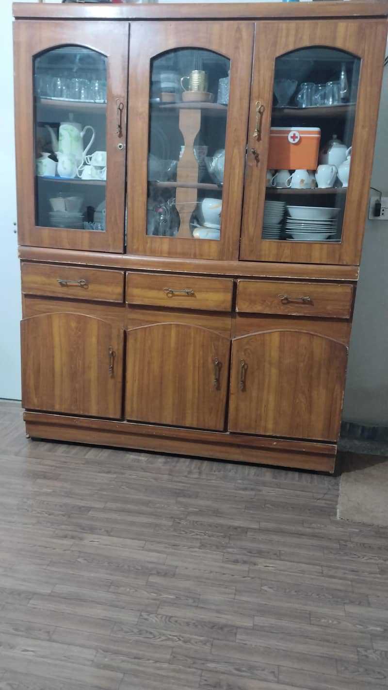 Good condition showcase 1