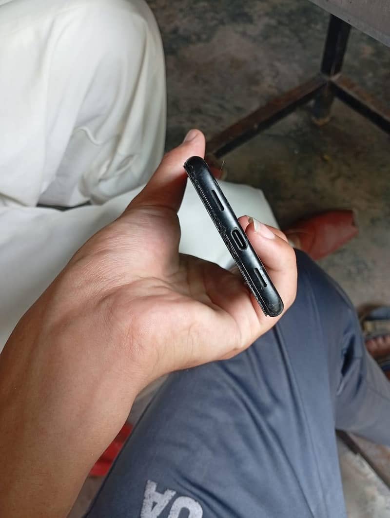 Google Pixel 4a 5