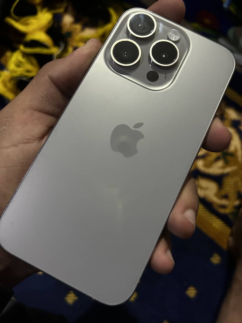 Apple iPhone 15 Pro 0